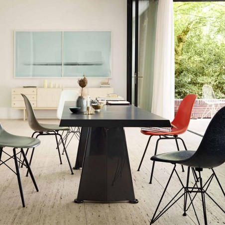Vitra - Eames Plastic Chair DSR