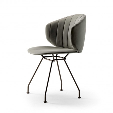 Lago - Ruffle Chair